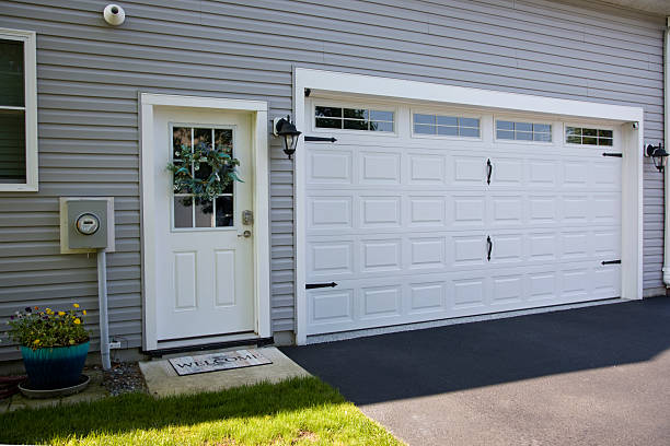 24/7 Emergency Garage Door Panel Replacement experts in Fairview, NJ